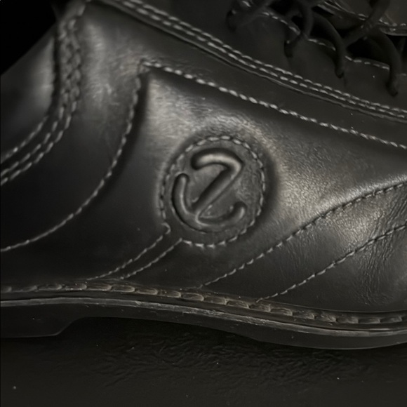 Ecco Black Leather Casual Shoes - Picture 6 of 8
